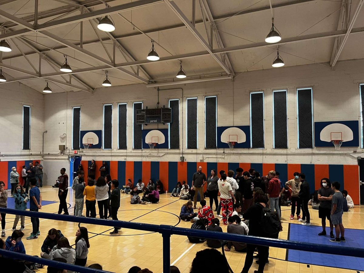 Students are led into Uni Gym 