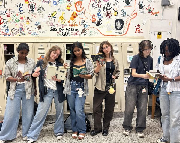 From left to right: Kruthi Ramanath, Ruby Mitchell, Praachi Mudar, Citlali Rundall-Madrigal, Alyssa Neubauer and Chizara Onyemere participate in “performative male” day Sept. 24.